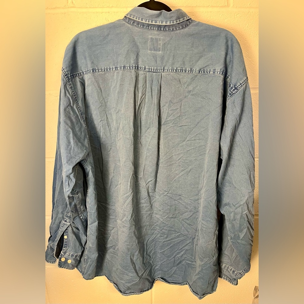 GAP Women’s Classic Blue Button-Down Shirt Size XL - Picture 2 of 6